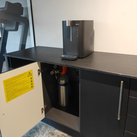 Montaż dystrybutora top Compact u klienta w Warszawie