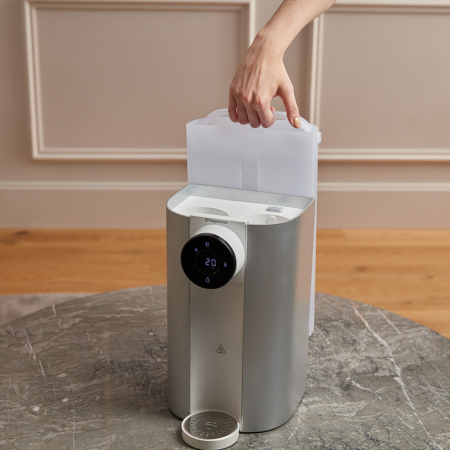 Wyciągany zbiornik na wodę zasilającą